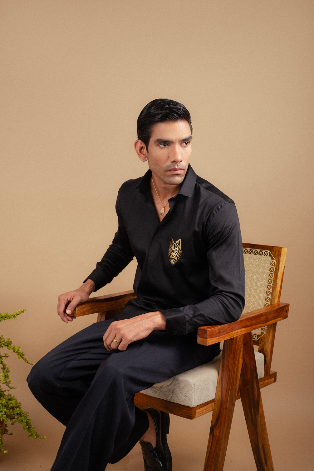 Golden lion black shirt