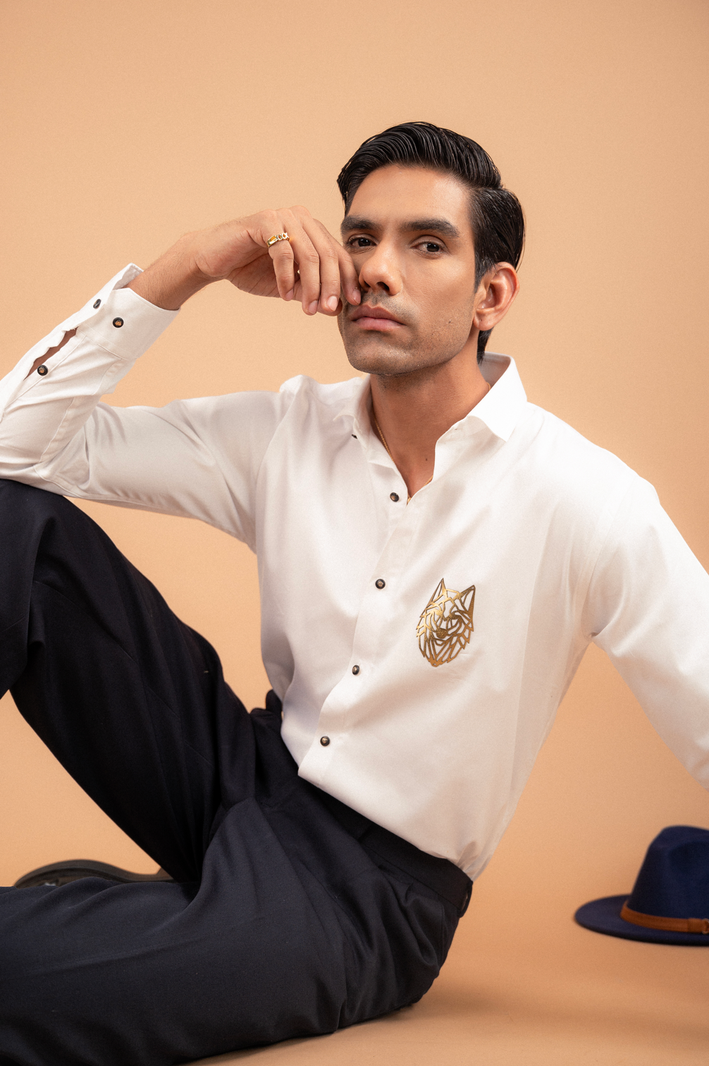 Lion Crest White Cotton Solid Shirt