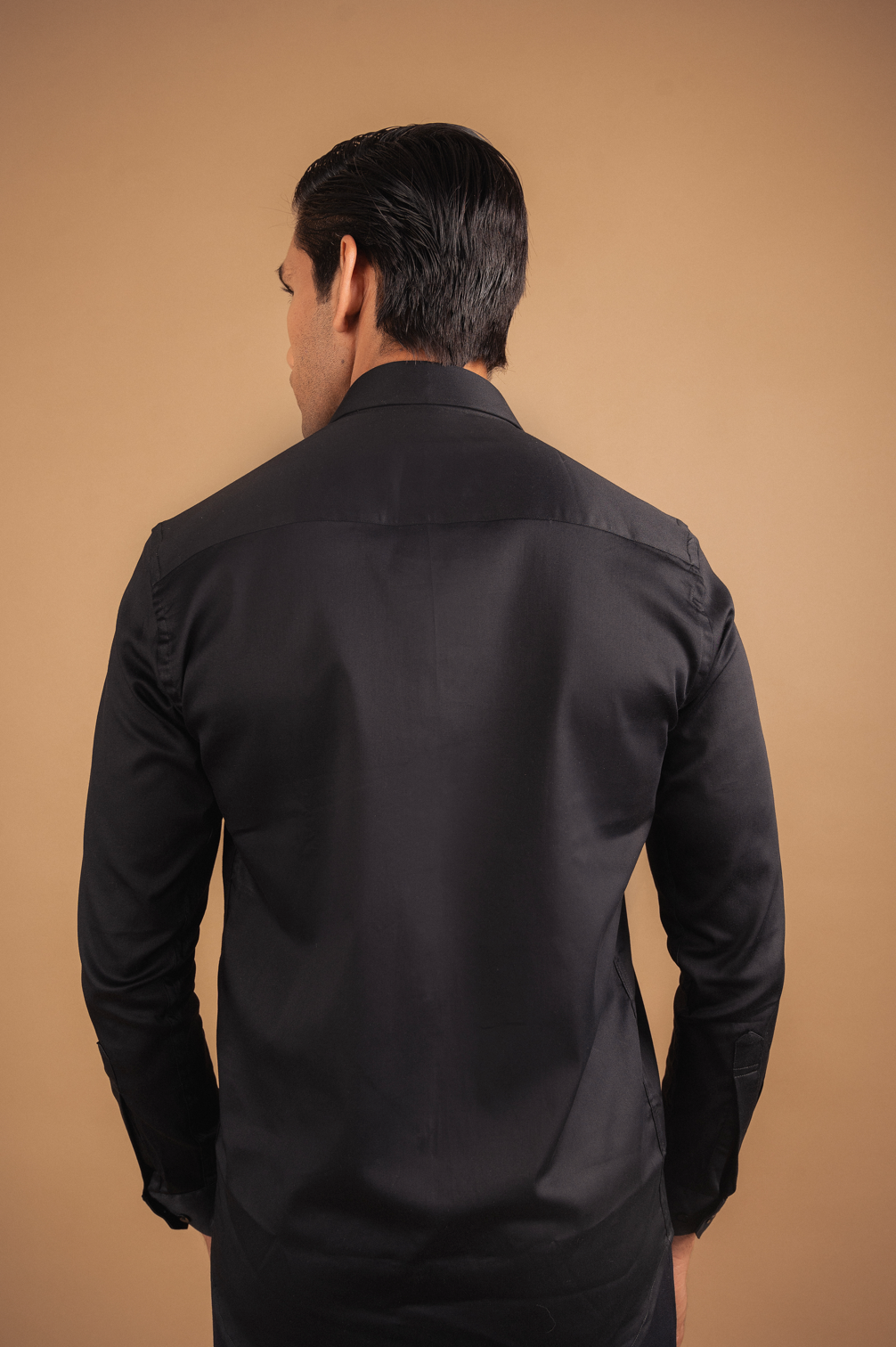 Golden lion black shirt